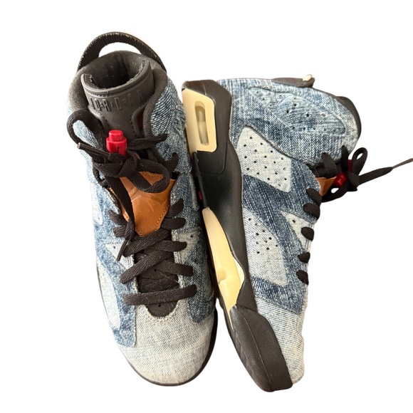 Air Jordan’s high top vintage style youth sneakers - Picture 3 of 4